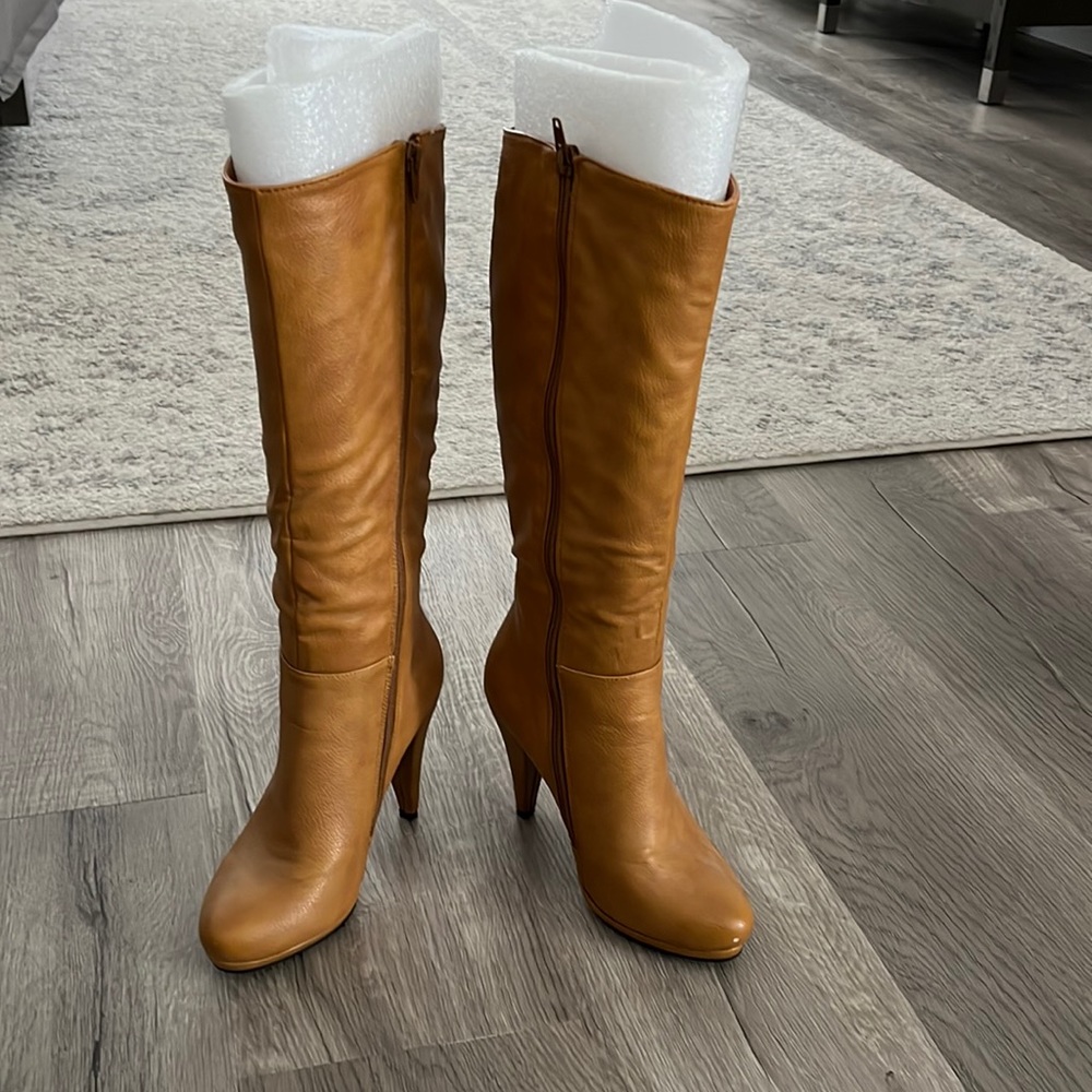 Brown boots- never been worn